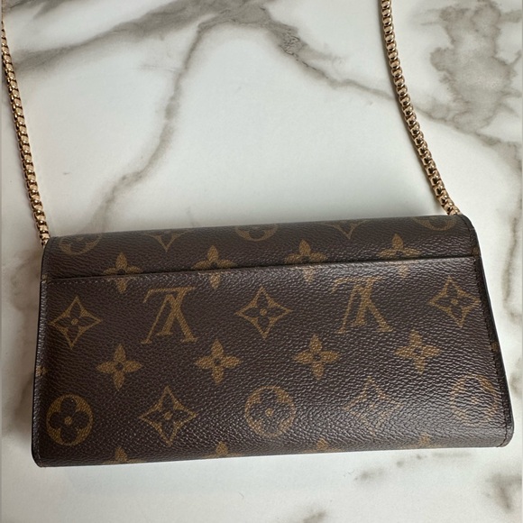 Authentic Louis Vuitton Sarah Wallet on chain w/COA - Picture 9 of 11